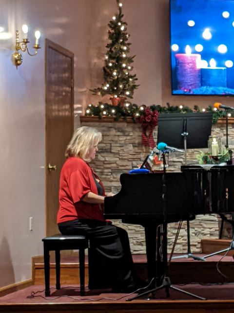 Christmas Eve Candlelight Service, photo 9